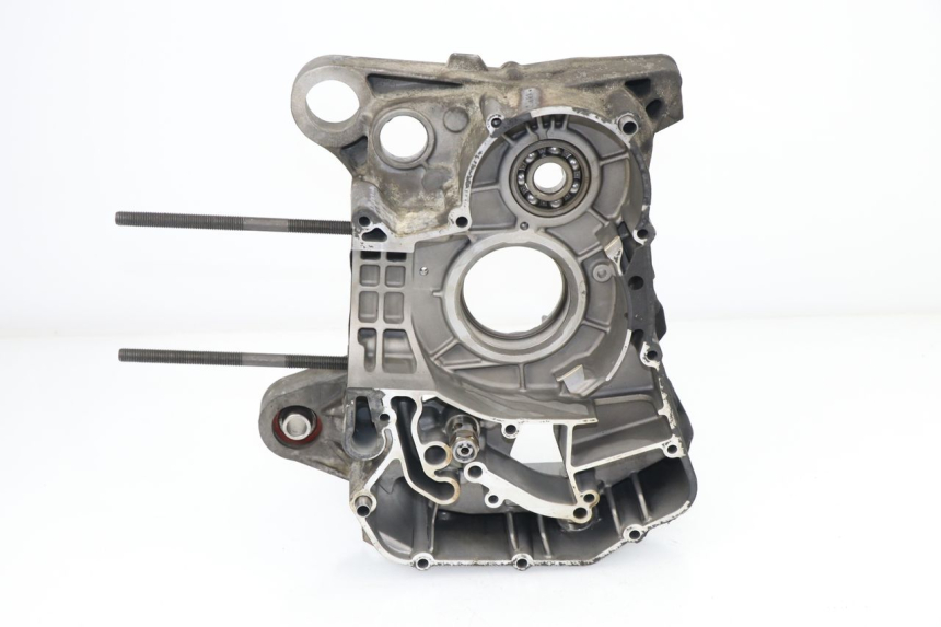 photo de RIGHT ENGINE CRANKCASE PEUGEOT METROPOLIS 400 (2011 - 2016)