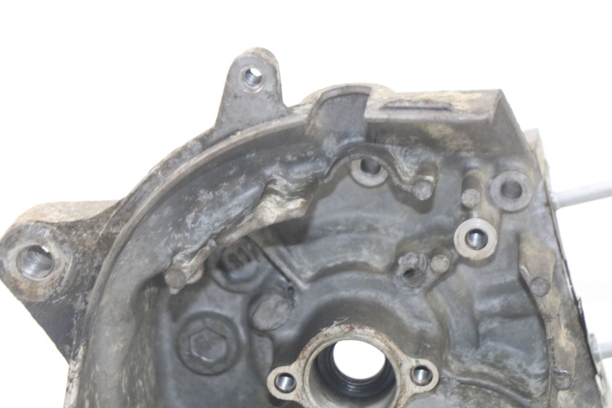 photo de RIGHT ENGINE CRANKCASE HONDA SCV LEAD 100 (2003 - 2007)