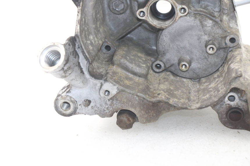photo de RIGHT ENGINE CRANKCASE HONDA SCV LEAD 100 (2003 - 2007)
