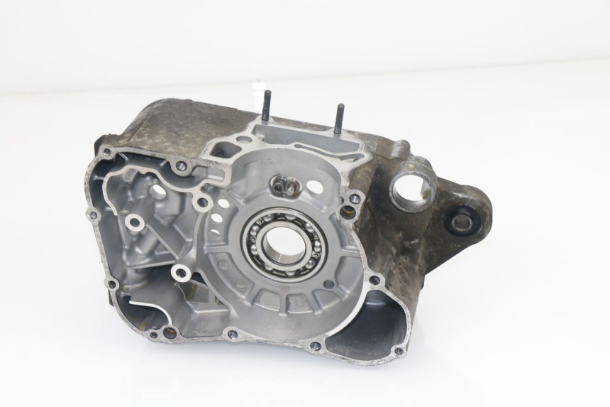 photo de RIGHT ENGINE CRANKCASE SUZUKI BURGMAN 125 (2007 - 2014)