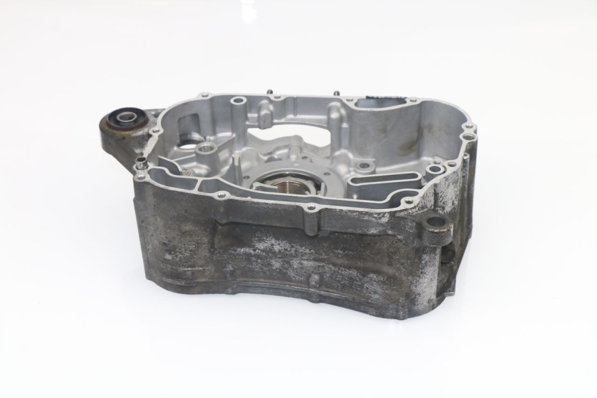 photo de RIGHT ENGINE CRANKCASE SUZUKI BURGMAN 125 (2007 - 2014)