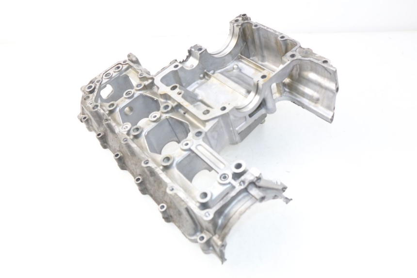 photo de RIGHT ENGINE CRANKCASE SUZUKI GSX-R GSXR 600 (2001 - 2003)
