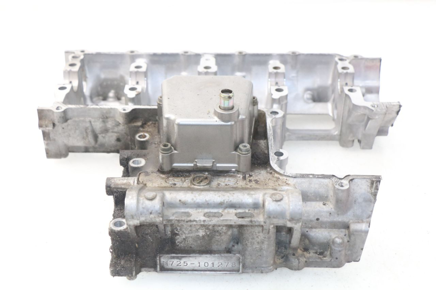photo de RIGHT ENGINE CRANKCASE SUZUKI GSX-R GSXR 600 (2001 - 2003)