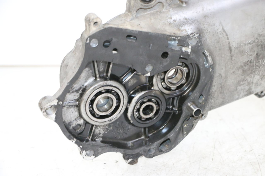 photo de LEFT ENGINE CRANKCASE KYMCO AGILITY 4T 50 (2005 - 2018)