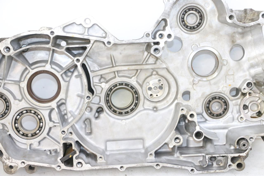 photo de LEFT ENGINE CRANKCASE SUZUKI BURGMAN 650 (2013 - 2020)