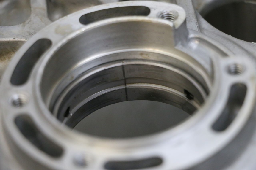 photo de LEFT ENGINE CRANKCASE SUZUKI BURGMAN 650 (2013 - 2020)