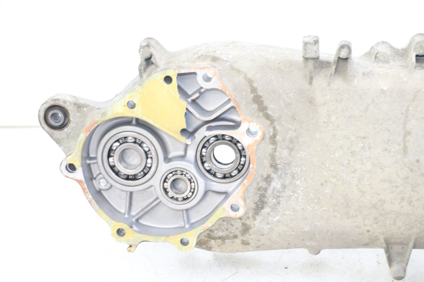 photo de LEFT ENGINE CRANKCASE HONDA FES PANTHEON 2T 125 (1998 - 2002)