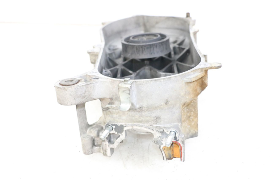 photo de LEFT ENGINE CRANKCASE HONDA FES PANTHEON 2T 125 (1998 - 2002)