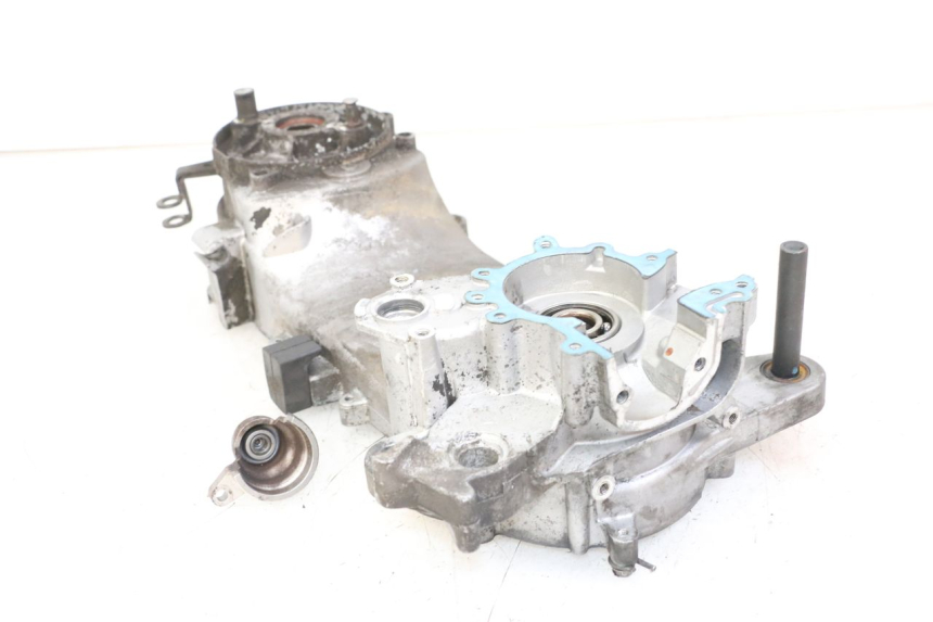 photo de LEFT ENGINE CRANKCASE PEUGEOT LUDIX 50 (2005 - 2007)