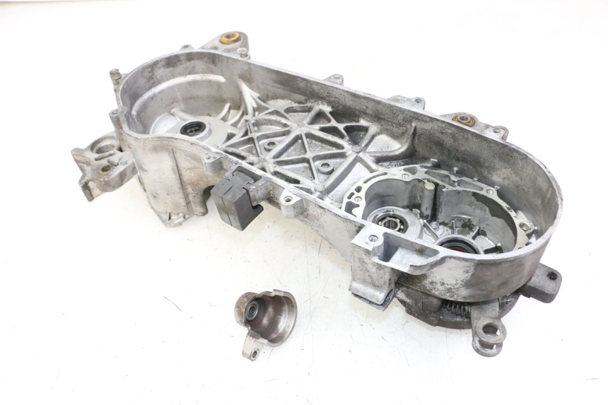 photo de LEFT ENGINE CRANKCASE PEUGEOT LUDIX 50 (2005 - 2007)