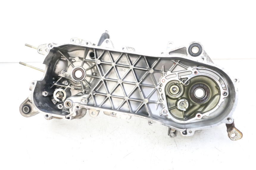 photo de LEFT ENGINE CRANKCASE PIAGGIO VESPA LX 2T 50 (2005 - 2013)