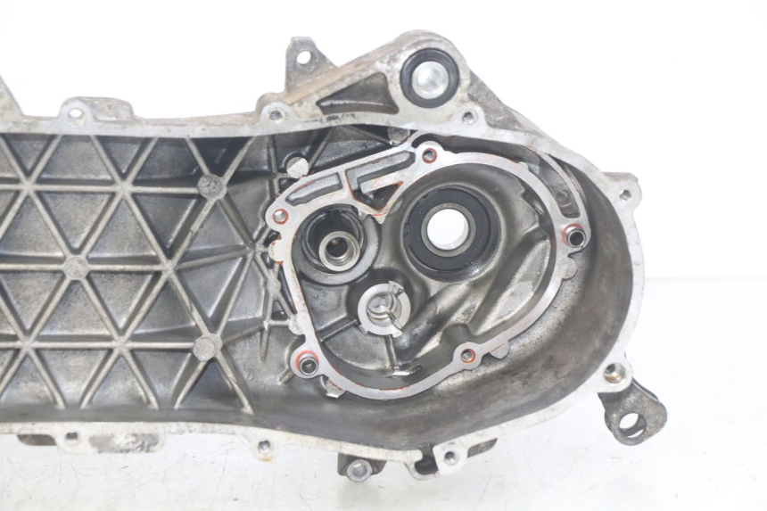 photo de LEFT ENGINE CRANKCASE PIAGGIO VESPA S 2T 50 (2007 - 2014)