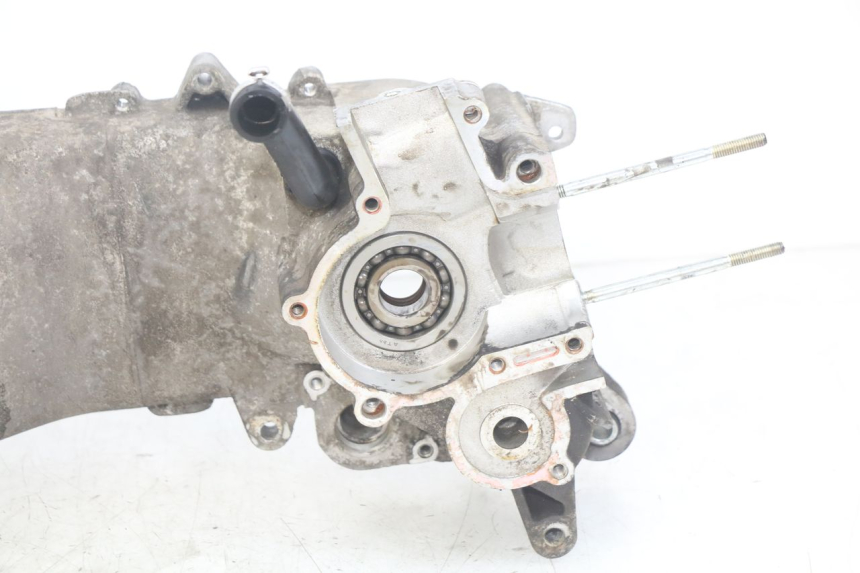 photo de LEFT ENGINE CRANKCASE PIAGGIO VESPA S 2T 50 (2007 - 2014)