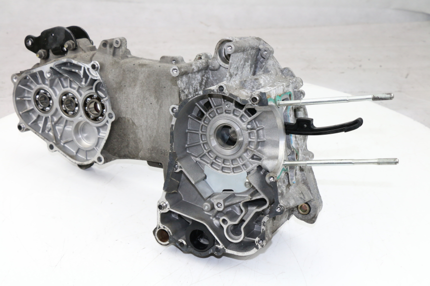 photo de LEFT ENGINE CRANKCASE PIAGGIO XEVO - X EVO 125 (2007 - 2016)