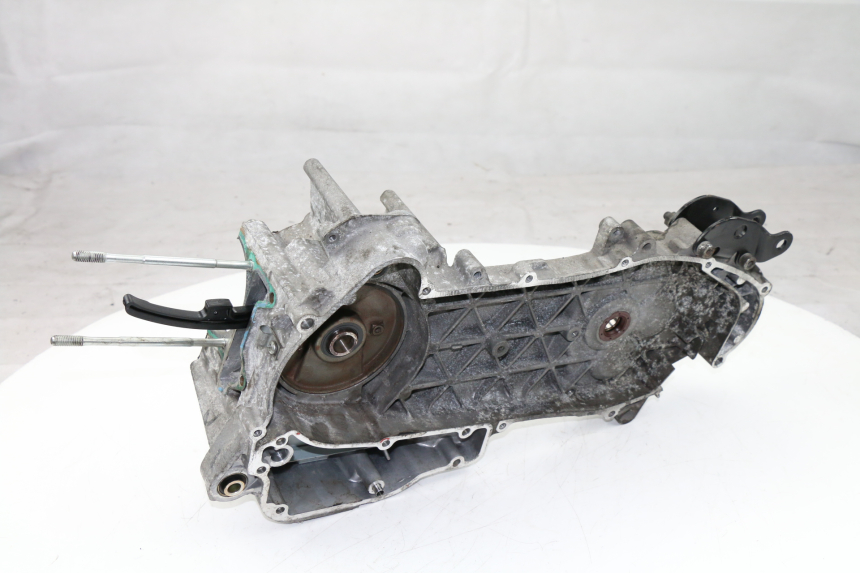 photo de LEFT ENGINE CRANKCASE PIAGGIO XEVO - X EVO 125 (2007 - 2016)