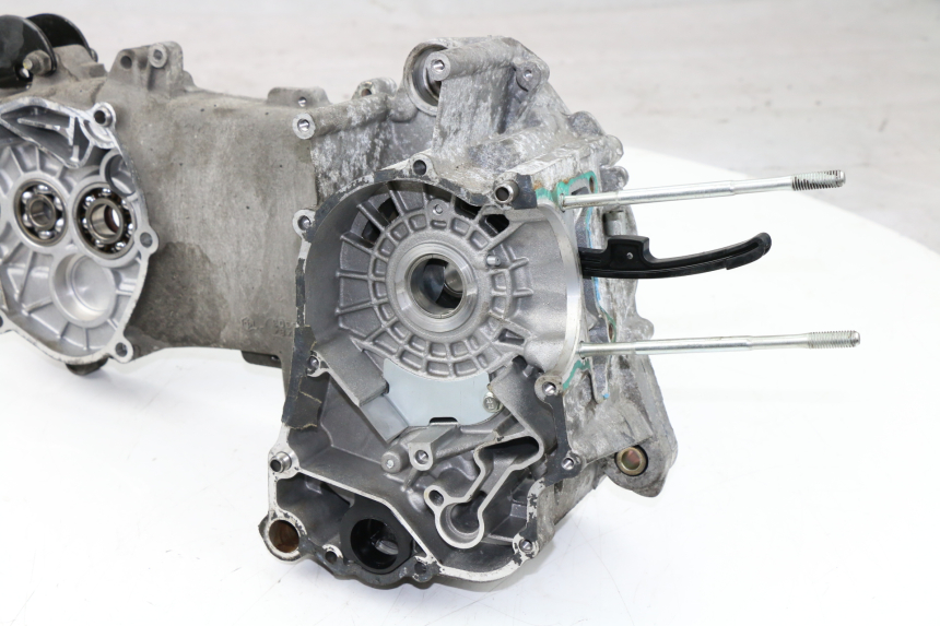 photo de LEFT ENGINE CRANKCASE PIAGGIO XEVO - X EVO 125 (2007 - 2016)