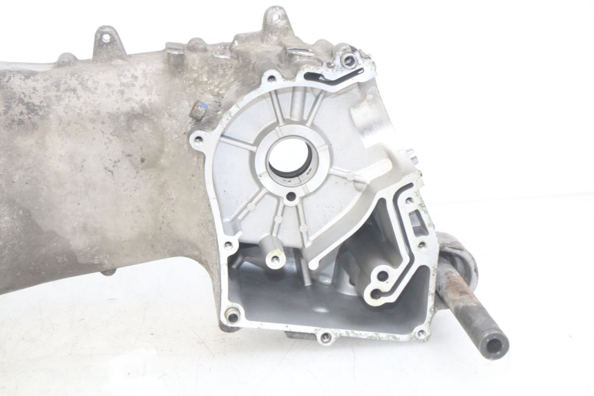 photo de LEFT ENGINE CASE APRILIA SCARABEO LIGHT 125 (2007 - 2011)