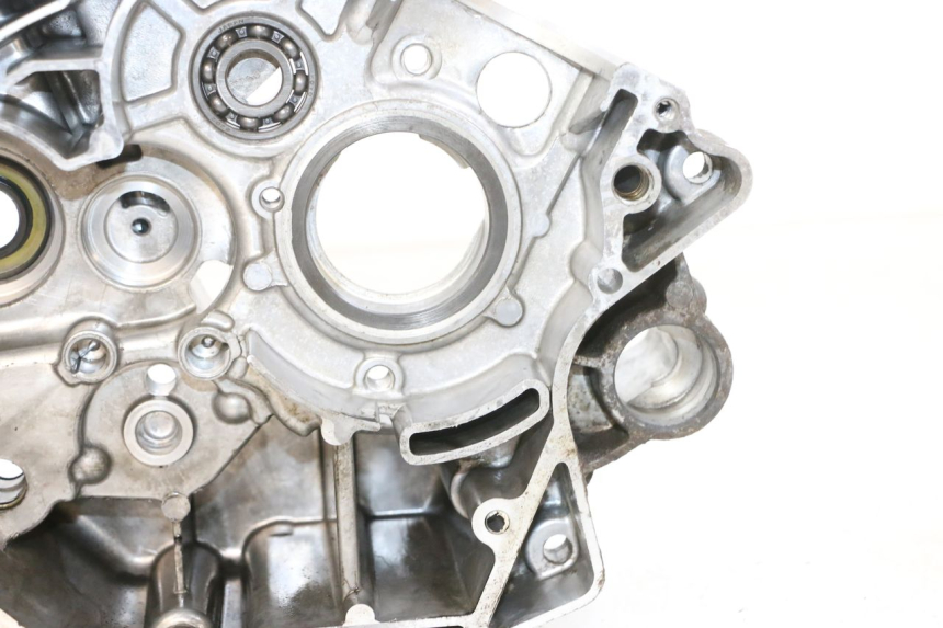 photo de LEFT ENGINE CRANKCASE YAMAHA TTR 125 (2000 - 2020) - Zoom on usage condition