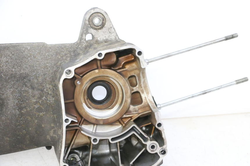 photo de LEFT ENGINE CRANKCASE YAMAHA XMAX X-MAX 125 (2006 - 2009)