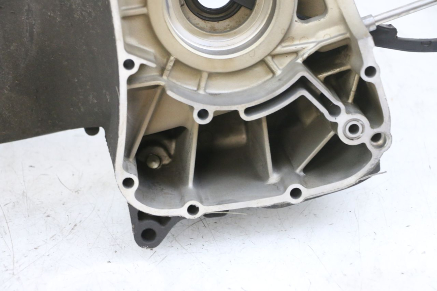 photo de LEFT ENGINE CRANKCASE YAMAHA X-MAX XMAX 125 (2010 - 2014)