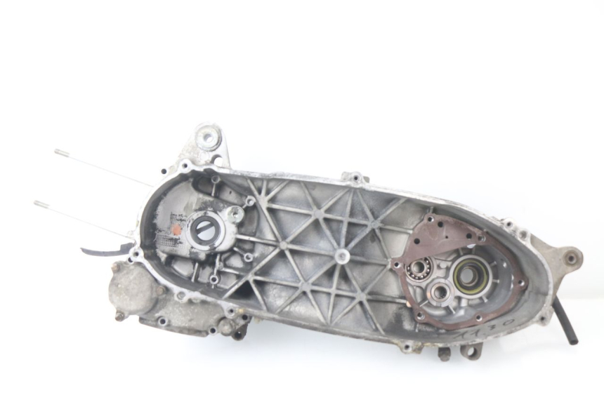 photo de LEFT ENGINE CRANKCASE YAMAHA XMAX X-MAX 125 (2006 - 2009)