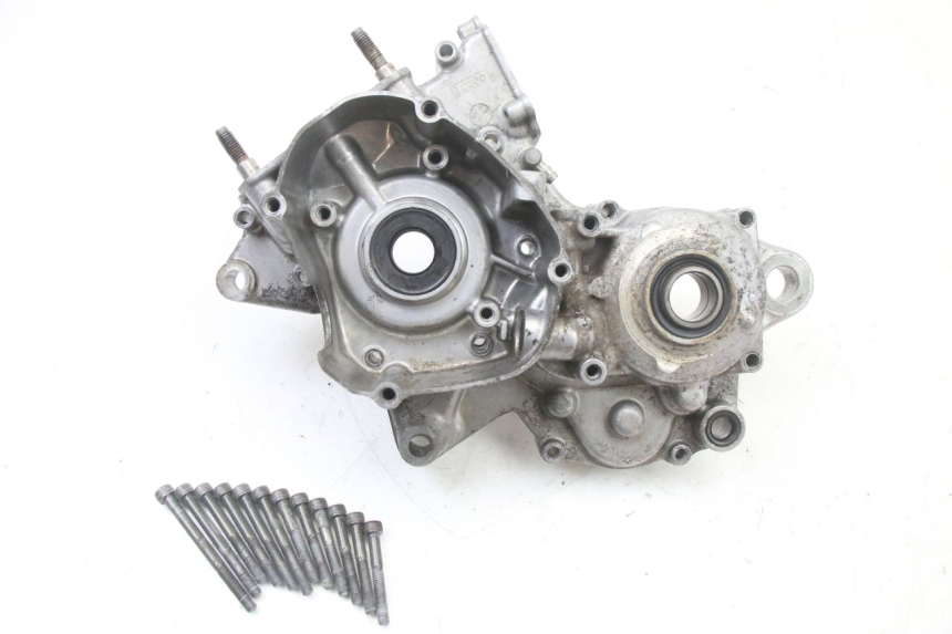 photo de LEFT ENGINE CRANKCASE YAMAHA YZ 125 (2006 - 2016)