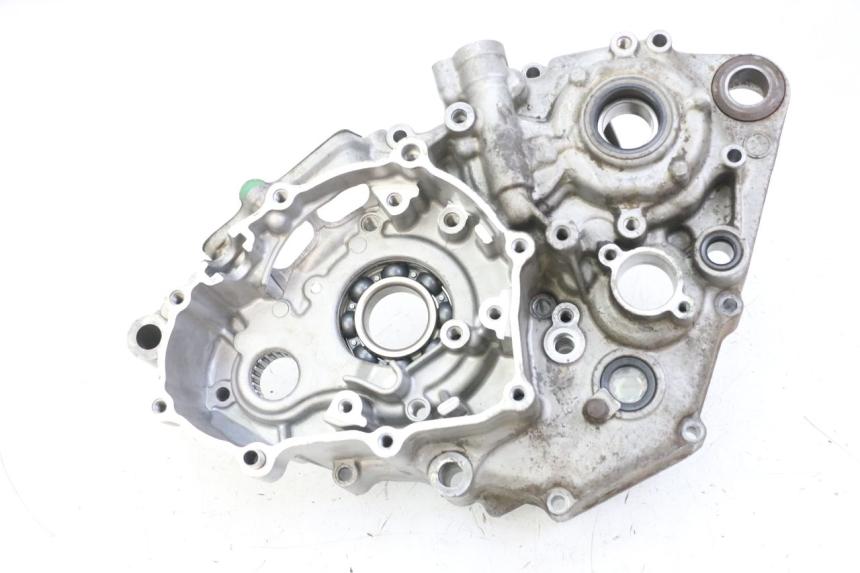 photo de LEFT ENGINE CRANKCASE YAMAHA YZ-F YZF 250 (2007 - 2013)