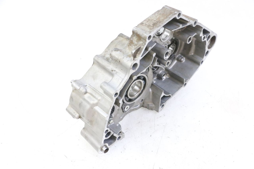 photo de LEFT ENGINE CRANKCASE YAMAHA YZ-F YZF 250 (2007 - 2013)