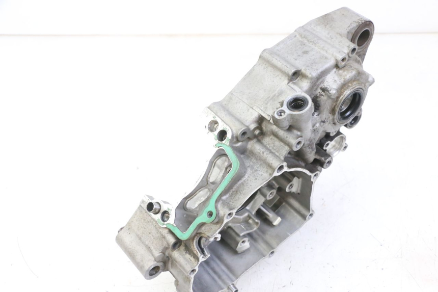 photo de LEFT ENGINE CRANKCASE YAMAHA YZ-F YZF 250 (2007 - 2013)