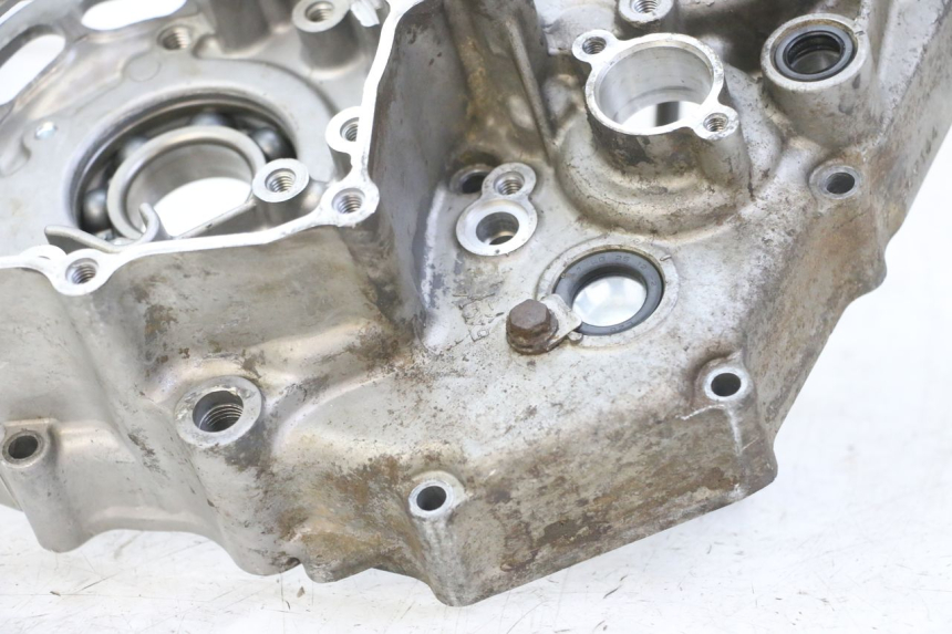 photo de LEFT ENGINE CRANKCASE YAMAHA YZ-F YZF 250 (2007 - 2013)