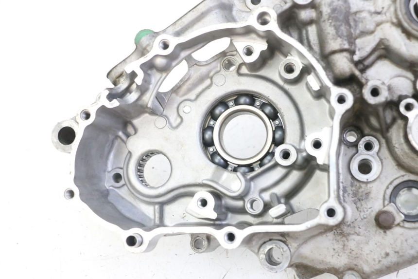 photo de LEFT ENGINE CRANKCASE YAMAHA YZ-F YZF 250 (2007 - 2013)