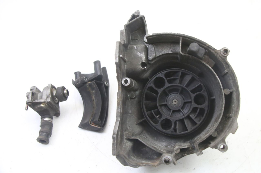 photo de WATER PUMP COVER PIAGGIO X8 125 (2004 - 2007)
