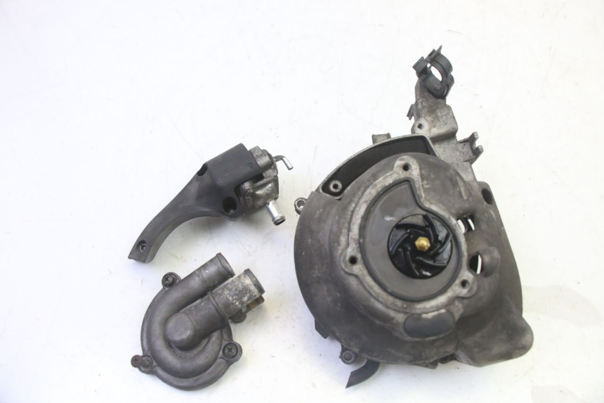 photo de WATER PUMP COVER PIAGGIO XEVO - X EVO 125 (2007 - 2016)