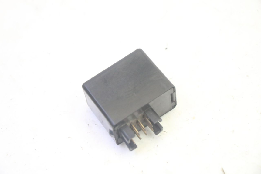 photo de TURN SIGNAL RELAY SUZUKI BURGMAN EXECUTIVE ABS 650 (2006 - 2012) - Alternative perspective
