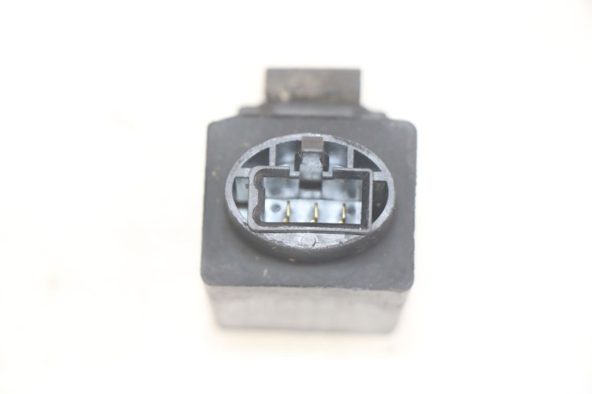 photo de FLASHER RELAY HONDA CBR F SC25 1000 (1989 - 1992)