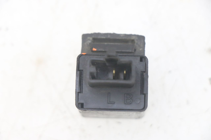 photo de TURN SIGNAL RELAY YAMAHA FJR ABS 1300 (2006 - 2012) - Alternative perspective