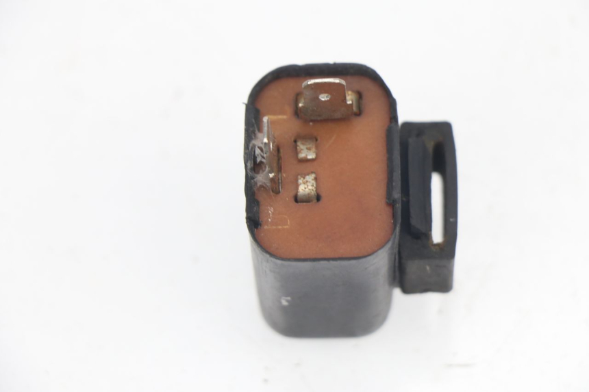photo de TURN SIGNAL RELAY SUZUKI GN 125 (1997 - 2000)