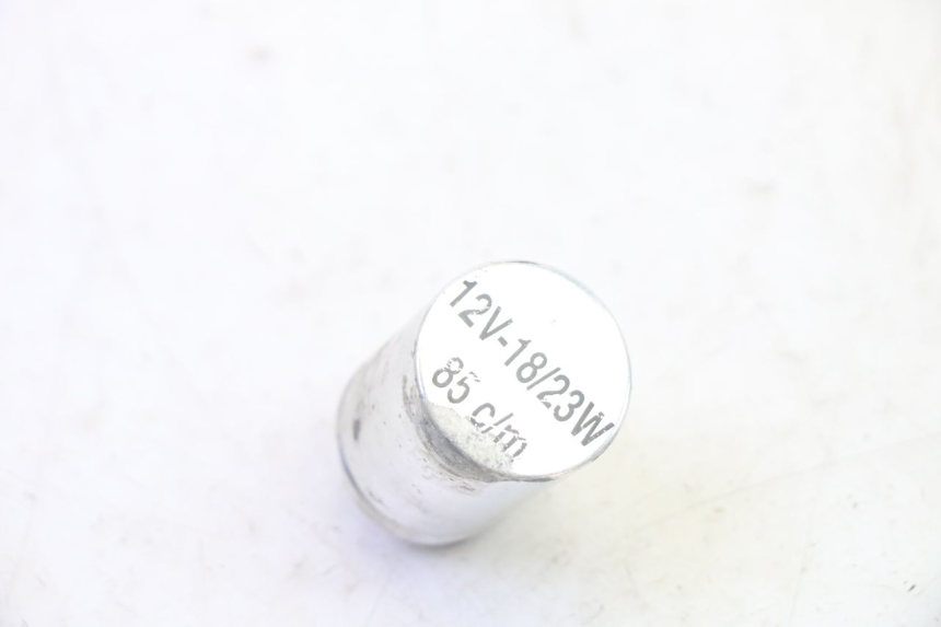 photo de TURN SIGNAL RELAY KAWASAKI GPX R WARBIRD 600 (1988 - 1993) - Zoom on usage condition