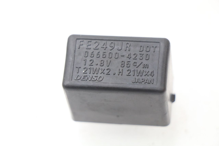 photo de TURN SIGNAL RELAY SUZUKI GSX-R GSXR 750 (2011 - 2016)