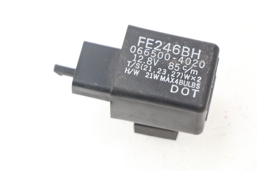 photo de FLASHER RELAY HONDA FES PANTHEON 125 (2003 - 2007)