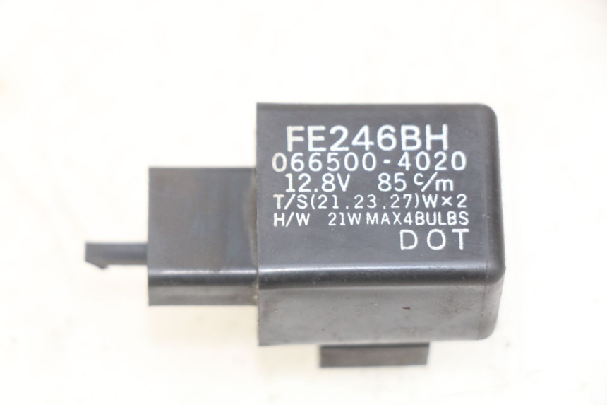 photo de FLASHER RELAY HONDA FES PANTHEON 125 (2003 - 2007)