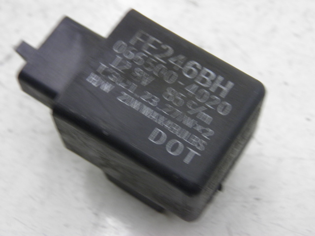 photo de FLASHER RELAY HONDA FES PANTHEON 125 (2003 - 2007)