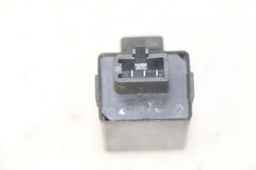 photo de FLASHER RELAY HONDA FES PANTHEON 2T 125 (1998 - 2002)