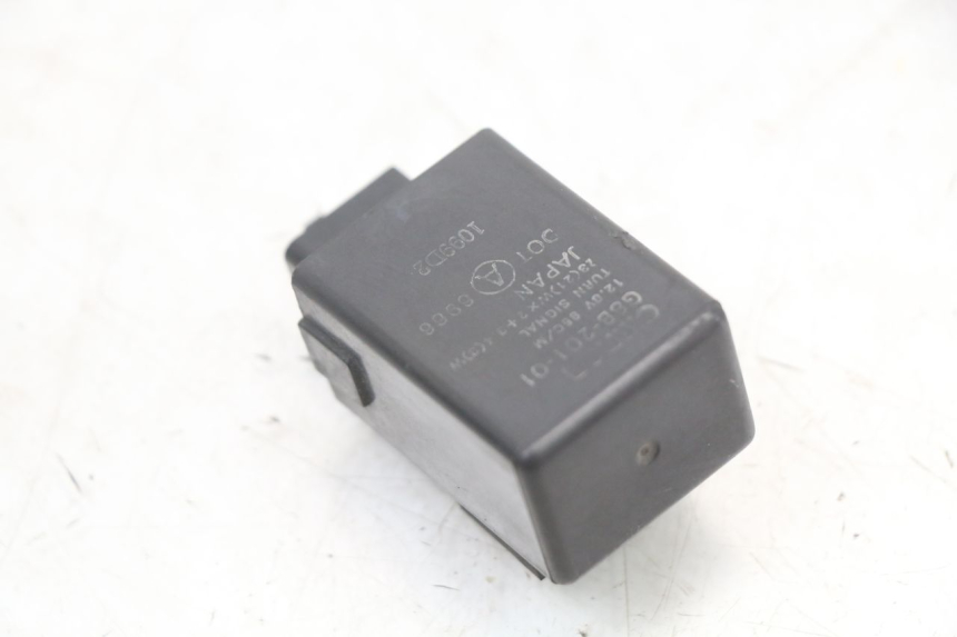 photo de FLASHER RELAY HONDA NTV DEAUVILLE 650 (1998 - 2001)