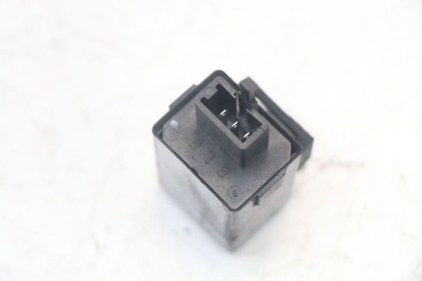 photo de FLASHER RELAY HONDA NTV DEAUVILLE 650 (1998 - 2001)