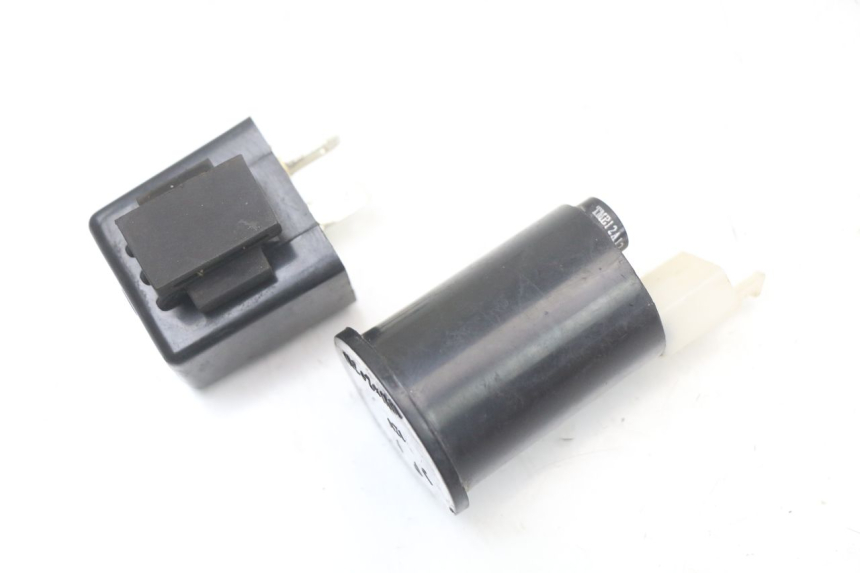 photo de TURN SIGNAL RELAY HYTRACK HY S 4X4 410 (2013 - 2016)