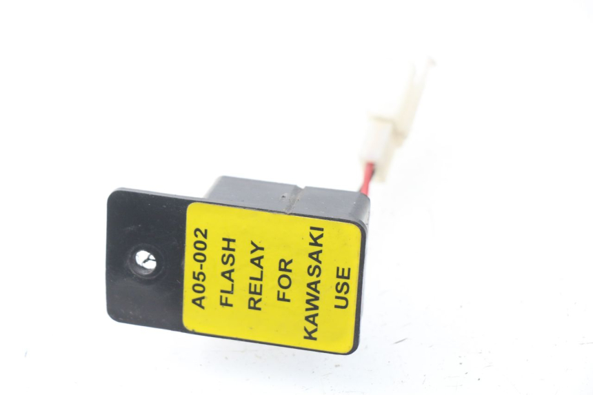 photo de TURN SIGNAL RELAY KAWASAKI GPZ S 500 (1994 - 2005)