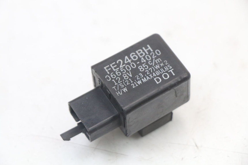 photo de TURN SIGNAL RELAY KAWASAKI ZR7 ZR-7 S 750 (1999 - 2004)