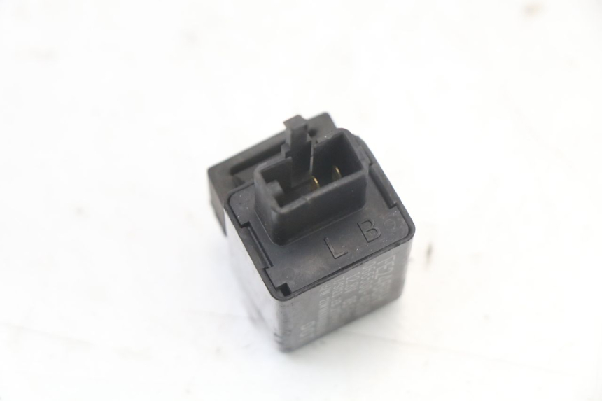 photo de TURN SIGNAL RELAY KAWASAKI ZR7 ZR-7 S 750 (1999 - 2004)