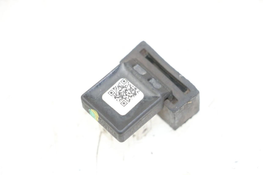 photo de TURN SIGNAL RELAY PIAGGIO LIBERTY IGET 4T 50 (2021 - 2025)